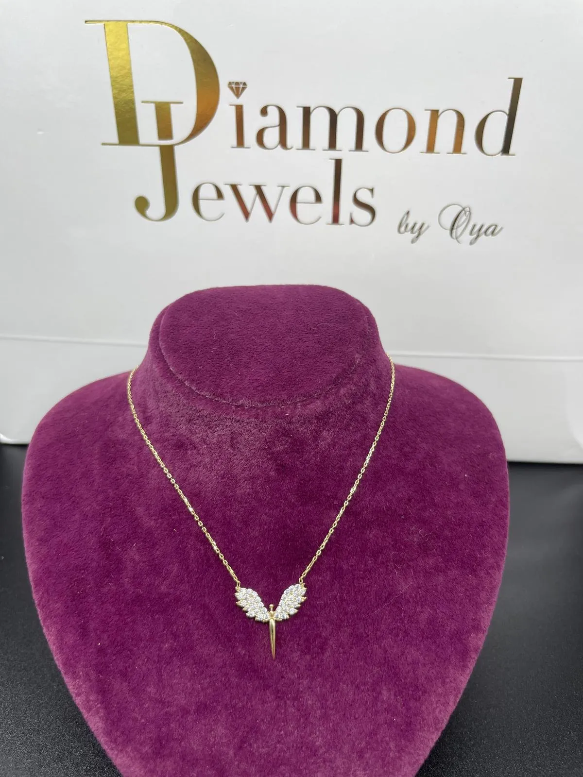Goldkette mit Engelsflügel-Anhänger